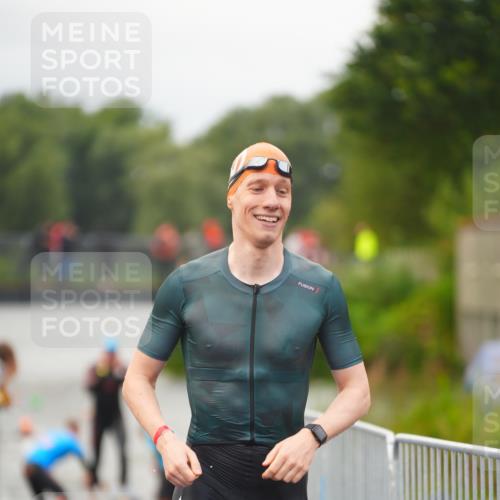 30.08.2026 - Elbe Triathlon Hamburg LAZAROV Photography http://msf.ph/oto/10036184 30.08.2026 09:07:07 Schwimmen 569, 626, 636, 647 meine-sportfotos.de