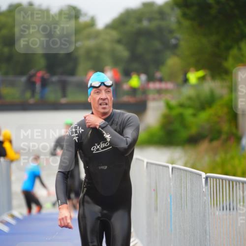 30.08.2026 - Elbe Triathlon Hamburg LAZAROV Photography http://msf.ph/oto/10036209 30.08.2026 09:07:18 Schwimmen 569, 626, 663, 756 meine-sportfotos.de