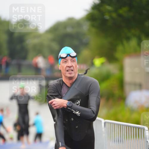 30.08.2026 - Elbe Triathlon Hamburg LAZAROV Photography http://msf.ph/oto/10036214 30.08.2026 09:07:19 Schwimmen 626, 640, 663, 756 meine-sportfotos.de