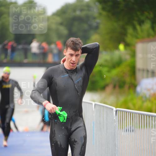 30.08.2026 - Elbe Triathlon Hamburg LAZAROV Photography http://msf.ph/oto/10036229 30.08.2026 09:07:24 Schwimmen 640, 663, 668, 756 meine-sportfotos.de