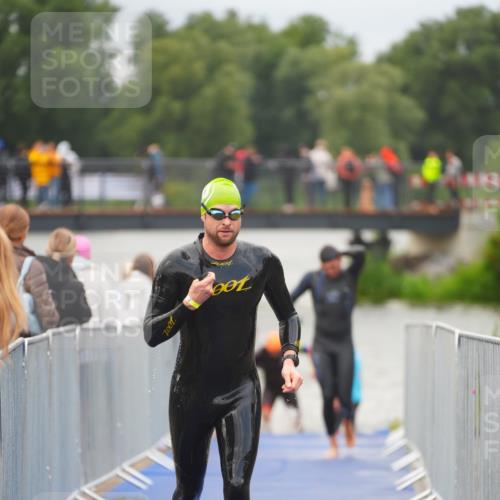 30.08.2026 - Elbe Triathlon Hamburg LAZAROV Photography http://msf.ph/oto/10036242 30.08.2026 09:07:27 Schwimmen 640, 663, 668, 756 meine-sportfotos.de
