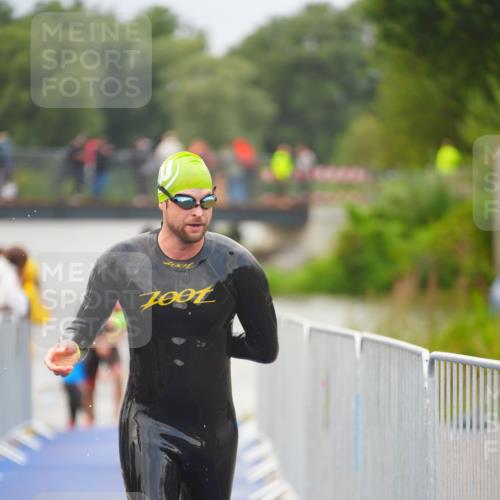 30.08.2026 - Elbe Triathlon Hamburg LAZAROV Photography http://msf.ph/oto/10036251 30.08.2026 09:07:28 Schwimmen 640, 663, 668, 756, 976 meine-sportfotos.de