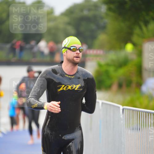 30.08.2026 - Elbe Triathlon Hamburg LAZAROV Photography http://msf.ph/oto/10036254 30.08.2026 09:07:29 Schwimmen 640, 663, 668, 756, 976 meine-sportfotos.de