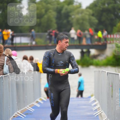 30.08.2026 - Elbe Triathlon Hamburg LAZAROV Photography http://msf.ph/oto/10036260 30.08.2026 09:07:32 Schwimmen 640, 663, 668, 976 meine-sportfotos.de