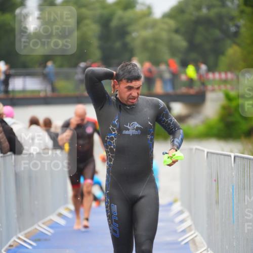 30.08.2026 - Elbe Triathlon Hamburg LAZAROV Photography http://msf.ph/oto/10036266 30.08.2026 09:07:33 Schwimmen 640, 663, 668, 702, 976 meine-sportfotos.de
