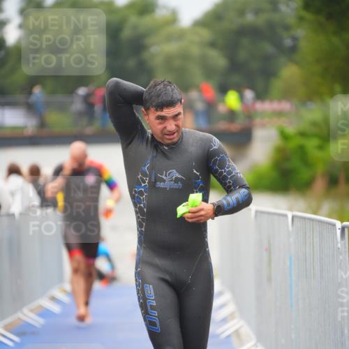 30.08.2026 - Elbe Triathlon Hamburg LAZAROV Photography http://msf.ph/oto/10036269 30.08.2026 09:07:33 Schwimmen 640, 663, 668, 702, 976 meine-sportfotos.de