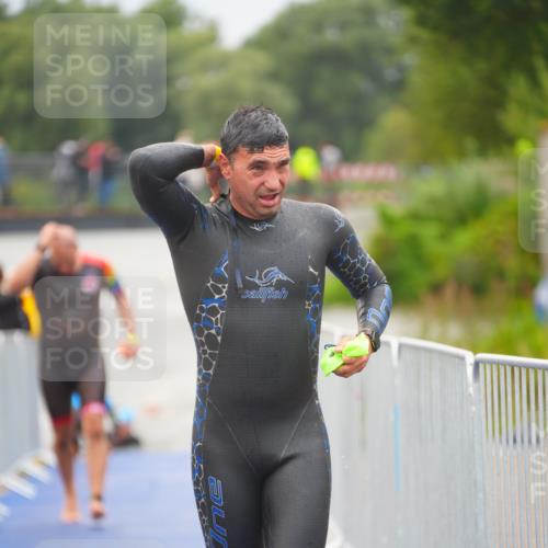 30.08.2026 - Elbe Triathlon Hamburg LAZAROV Photography http://msf.ph/oto/10036273 30.08.2026 09:07:34 Schwimmen 640, 663, 668, 702, 976 meine-sportfotos.de