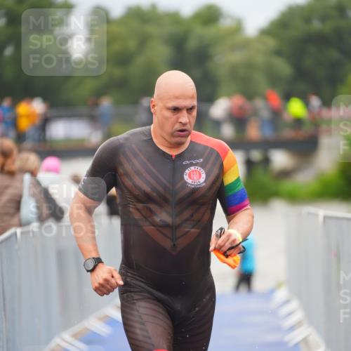 30.08.2026 - Elbe Triathlon Hamburg LAZAROV Photography http://msf.ph/oto/10036289 30.08.2026 09:07:37 Schwimmen 640, 668, 702, 976 meine-sportfotos.de