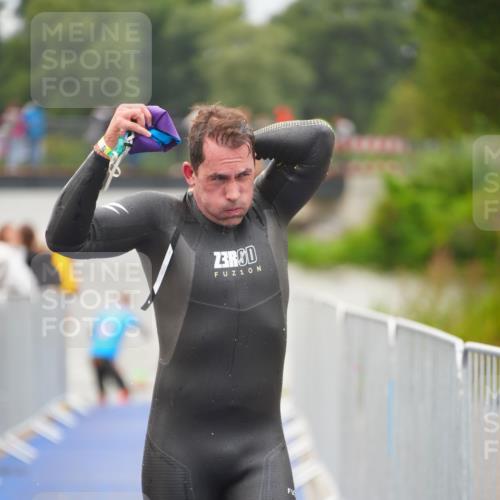 30.08.2026 - Elbe Triathlon Hamburg LAZAROV Photography http://msf.ph/oto/10036312 30.08.2026 09:07:48 Schwimmen 667, 702, 976 meine-sportfotos.de