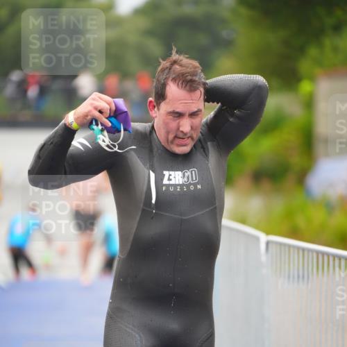 30.08.2026 - Elbe Triathlon Hamburg LAZAROV Photography http://msf.ph/oto/10036315 30.08.2026 09:07:49 Schwimmen 667, 702 meine-sportfotos.de