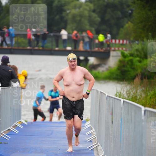30.08.2026 - Elbe Triathlon Hamburg LAZAROV Photography http://msf.ph/oto/10036321 30.08.2026 09:07:53 Schwimmen 479, 667, 702 meine-sportfotos.de