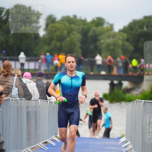 30.08.2026 - Elbe Triathlon Hamburg LAZAROV Photography http://msf.ph/oto/10036344 30.08.2026 09:08:01 Schwimmen 479, 638, 667 meine-sportfotos.de