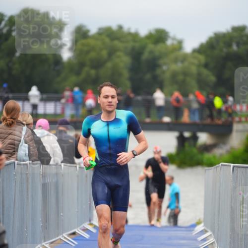 30.08.2026 - Elbe Triathlon Hamburg LAZAROV Photography http://msf.ph/oto/10036347 30.08.2026 09:08:01 Schwimmen 479, 638, 667 meine-sportfotos.de