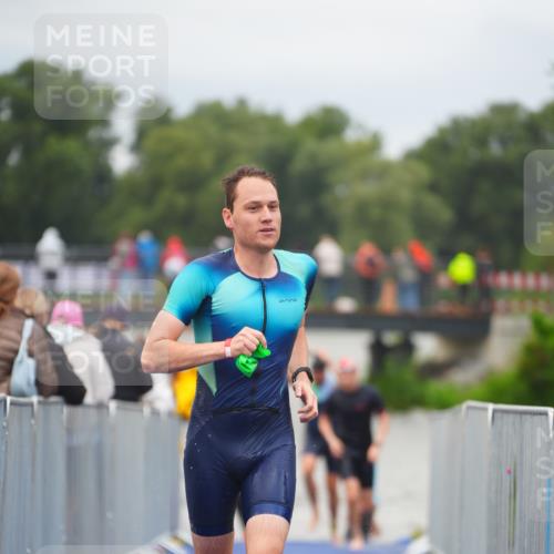 30.08.2026 - Elbe Triathlon Hamburg LAZAROV Photography http://msf.ph/oto/10036357 30.08.2026 09:08:02 Schwimmen 479, 638, 667 meine-sportfotos.de