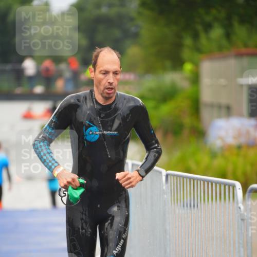 30.08.2026 - Elbe Triathlon Hamburg LAZAROV Photography http://msf.ph/oto/10036424 30.08.2026 09:08:27 Schwimmen 674, 724 meine-sportfotos.de
