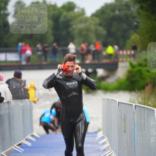 30.08.2026 - Elbe Triathlon Hamburg LAZAROV Photography http://msf.ph/oto/10036445 30.08.2026 09:08:58 Schwimmen 676, 782 meine-sportfotos.de