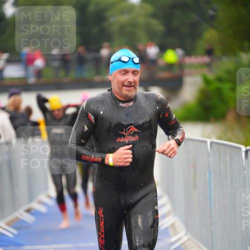 30.08.2026 - Elbe Triathlon Hamburg LAZAROV Photography http://msf.ph/oto/10036478 30.08.2026 09:09:07 Schwimmen 676, 698, 741, 746 meine-sportfotos.de