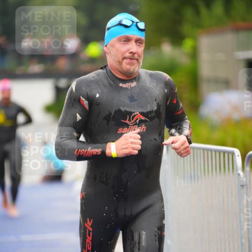 30.08.2026 - Elbe Triathlon Hamburg LAZAROV Photography http://msf.ph/oto/10036482 30.08.2026 09:09:08 Schwimmen 676, 698, 741, 746 meine-sportfotos.de