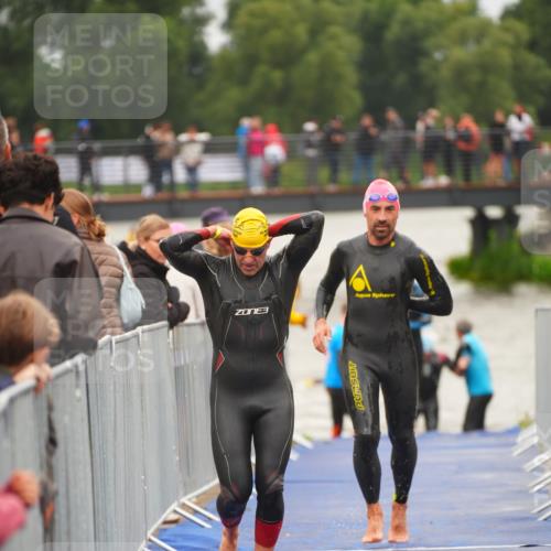 30.08.2026 - Elbe Triathlon Hamburg LAZAROV Photography http://msf.ph/oto/10036485 30.08.2026 09:09:09 Schwimmen 676, 698, 741, 746 meine-sportfotos.de