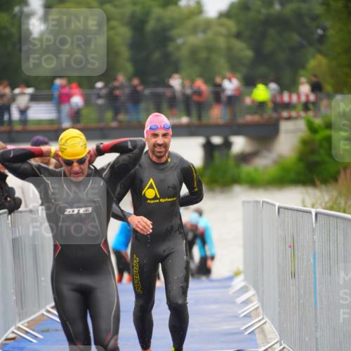 30.08.2026 - Elbe Triathlon Hamburg LAZAROV Photography http://msf.ph/oto/10036491 30.08.2026 09:09:10 Schwimmen 676, 698, 741, 746 meine-sportfotos.de