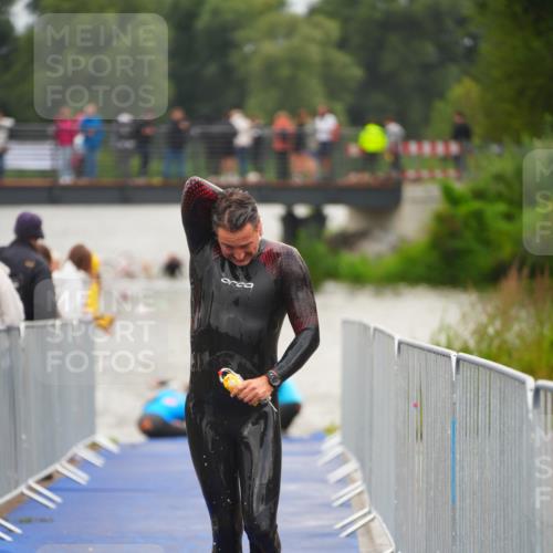 30.08.2026 - Elbe Triathlon Hamburg LAZAROV Photography http://msf.ph/oto/10036575 30.08.2026 09:09:33 Schwimmen 703, 728, 731 meine-sportfotos.de
