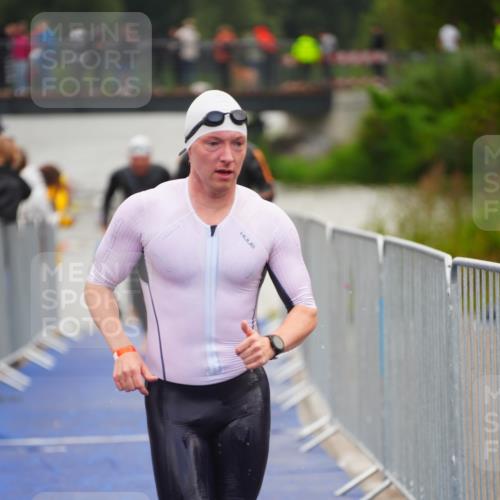 30.08.2026 - Elbe Triathlon Hamburg LAZAROV Photography http://msf.ph/oto/10036624 30.08.2026 09:09:53 Schwimmen 672, 750, 751, 774 meine-sportfotos.de