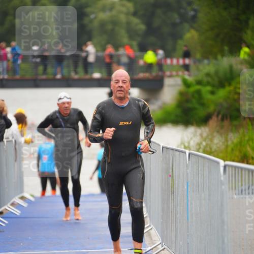 30.08.2026 - Elbe Triathlon Hamburg LAZAROV Photography http://msf.ph/oto/10036630 30.08.2026 09:09:54 Schwimmen 672, 750, 751, 774 meine-sportfotos.de