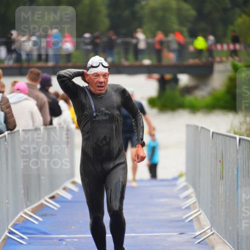 30.08.2026 - Elbe Triathlon Hamburg LAZAROV Photography http://msf.ph/oto/10036650 30.08.2026 09:09:58 Schwimmen 672, 750, 751, 774 meine-sportfotos.de