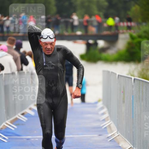 30.08.2026 - Elbe Triathlon Hamburg LAZAROV Photography http://msf.ph/oto/10036653 30.08.2026 09:09:58 Schwimmen 672, 750, 751, 774 meine-sportfotos.de