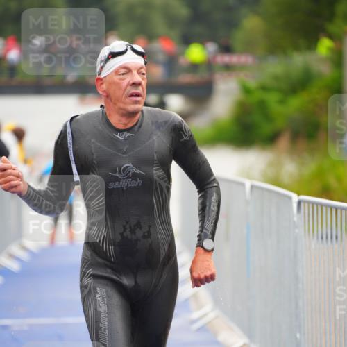 30.08.2026 - Elbe Triathlon Hamburg LAZAROV Photography http://msf.ph/oto/10036662 30.08.2026 09:09:59 Schwimmen 672, 687, 750, 751, 774 meine-sportfotos.de