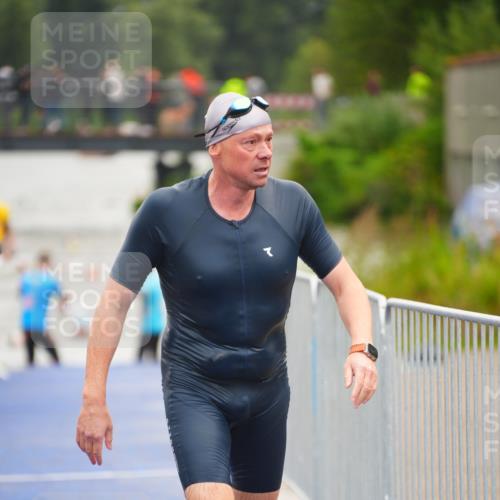 30.08.2026 - Elbe Triathlon Hamburg LAZAROV Photography http://msf.ph/oto/10036678 30.08.2026 09:10:08 Schwimmen 687, 750, 774 meine-sportfotos.de