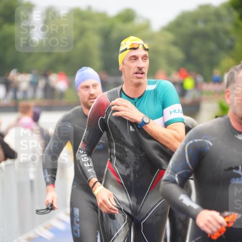 30.08.2026 - Elbe Triathlon Hamburg LAZAROV Photography http://msf.ph/oto/10036768 30.08.2026 09:10:44 Schwimmen 548, 566, 591, 690, 704, 722, 725, 752, 769 meine-sportfotos.de
