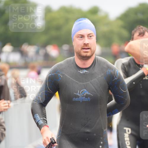 30.08.2026 - Elbe Triathlon Hamburg LAZAROV Photography http://msf.ph/oto/10036778 30.08.2026 09:10:46 Schwimmen 566, 591, 690, 704, 722, 725, 752, 769 meine-sportfotos.de