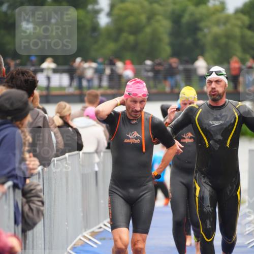 30.08.2026 - Elbe Triathlon Hamburg LAZAROV Photography http://msf.ph/oto/10036790 30.08.2026 09:10:49 Schwimmen 566, 591, 678, 690, 704, 722, 725, 752, 769 meine-sportfotos.de