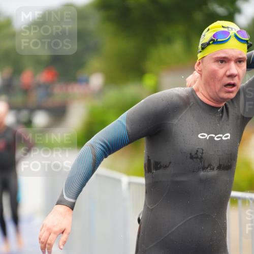 30.08.2026 - Elbe Triathlon Hamburg LAZAROV Photography http://msf.ph/oto/10036970 30.08.2026 09:11:06 Schwimmen 577, 651, 671, 678, 700, 714, 715, 747, 779 meine-sportfotos.de
