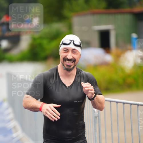 30.08.2026 - Elbe Triathlon Hamburg LAZAROV Photography http://msf.ph/oto/10037026 30.08.2026 09:11:19 Schwimmen 577, 629, 671, 709, 714, 747, 779 meine-sportfotos.de