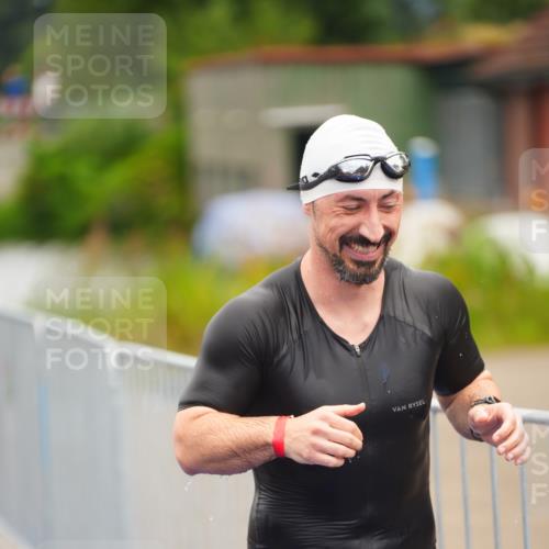 30.08.2026 - Elbe Triathlon Hamburg LAZAROV Photography http://msf.ph/oto/10037029 30.08.2026 09:11:19 Schwimmen 577, 629, 671, 709, 714, 747, 779 meine-sportfotos.de