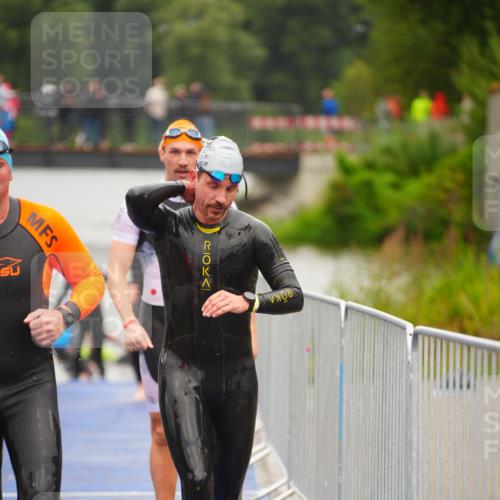30.08.2026 - Elbe Triathlon Hamburg LAZAROV Photography http://msf.ph/oto/10037076 30.08.2026 09:11:49 Schwimmen 521, 655, 710, 869 meine-sportfotos.de