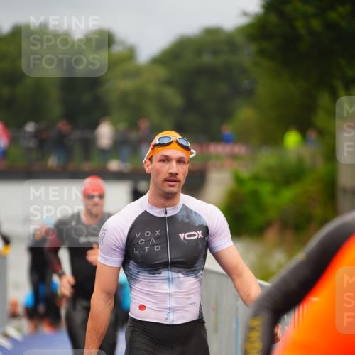 30.08.2026 - Elbe Triathlon Hamburg LAZAROV Photography http://msf.ph/oto/10037088 30.08.2026 09:11:52 Schwimmen 521, 546, 655, 710 meine-sportfotos.de