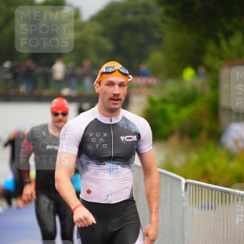 30.08.2026 - Elbe Triathlon Hamburg LAZAROV Photography http://msf.ph/oto/10037091 30.08.2026 09:11:52 Schwimmen 521, 546, 655, 710 meine-sportfotos.de