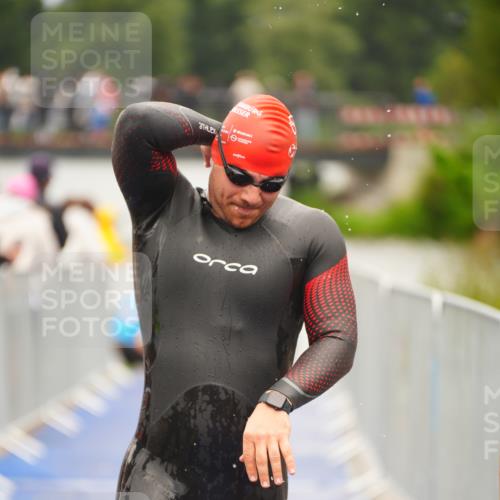 30.08.2026 - Elbe Triathlon Hamburg LAZAROV Photography http://msf.ph/oto/10037102 30.08.2026 09:11:54 Schwimmen 521, 546, 655, 710 meine-sportfotos.de