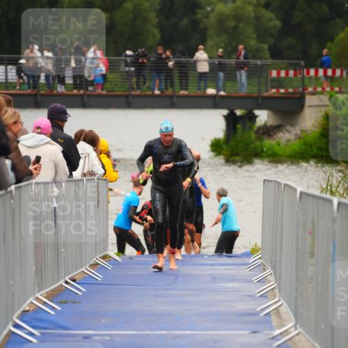 30.08.2026 - Elbe Triathlon Hamburg LAZAROV Photography http://msf.ph/oto/10037108 30.08.2026 09:11:55 Schwimmen 521, 546, 655, 710, 788 meine-sportfotos.de