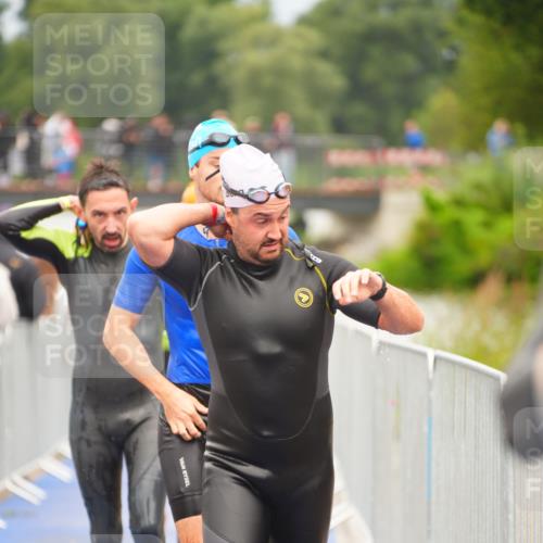 30.08.2026 - Elbe Triathlon Hamburg LAZAROV Photography http://msf.ph/oto/10037132 30.08.2026 09:12:06 Schwimmen 546, 587, 602, 648, 658, 664, 666, 788 meine-sportfotos.de