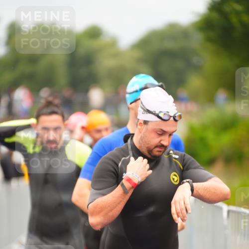 30.08.2026 - Elbe Triathlon Hamburg LAZAROV Photography http://msf.ph/oto/10037138 30.08.2026 09:12:08 Schwimmen 546, 587, 602, 648, 650, 658, 664, 666, 788 meine-sportfotos.de