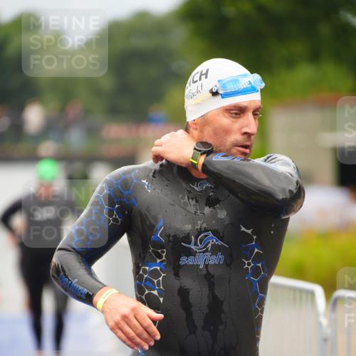 30.08.2026 - Elbe Triathlon Hamburg LAZAROV Photography http://msf.ph/oto/10037183 30.08.2026 09:12:19 Schwimmen 587, 602, 648, 650, 658, 666, 716, 735 meine-sportfotos.de