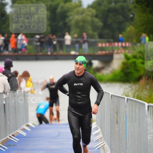 30.08.2026 - Elbe Triathlon Hamburg LAZAROV Photography http://msf.ph/oto/10037186 30.08.2026 09:12:20 Schwimmen 602, 648, 650, 658, 666, 716, 735 meine-sportfotos.de