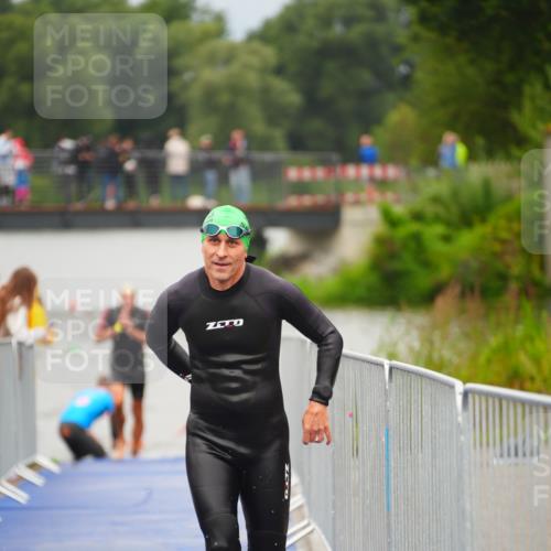 30.08.2026 - Elbe Triathlon Hamburg LAZAROV Photography http://msf.ph/oto/10037191 30.08.2026 09:12:21 Schwimmen 602, 650, 658, 666, 716, 735 meine-sportfotos.de