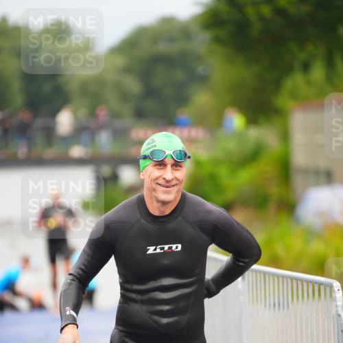 30.08.2026 - Elbe Triathlon Hamburg LAZAROV Photography http://msf.ph/oto/10037201 30.08.2026 09:12:22 Schwimmen 650, 658, 666, 716, 735 meine-sportfotos.de