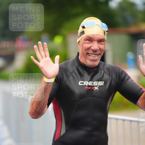 30.08.2026 - Elbe Triathlon Hamburg LAZAROV Photography http://msf.ph/oto/10037245 30.08.2026 09:12:33 Schwimmen 696, 735, 763 meine-sportfotos.de