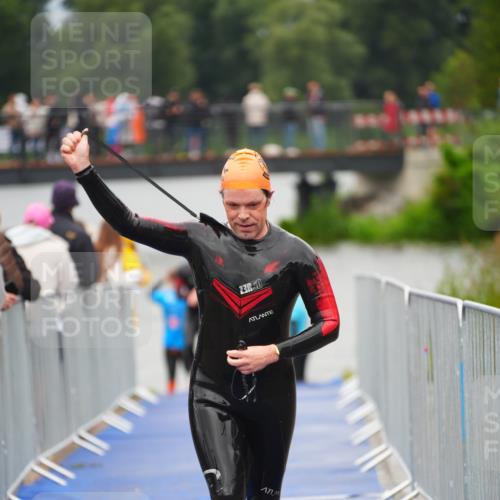 30.08.2026 - Elbe Triathlon Hamburg LAZAROV Photography http://msf.ph/oto/10037248 30.08.2026 09:12:33 Schwimmen 696, 735, 763 meine-sportfotos.de